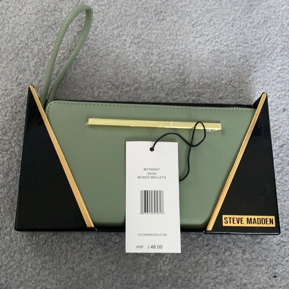 Steve Madden wristlet wallet